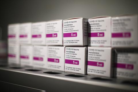 Neben dem Impfstoff von BionTech ist mittlerweile auch das Präparat von AstraZeneca in größeren Mengen verfügbar. Foto: Eduardo Parra/EUROPA PRESS/dpa