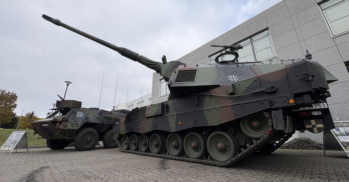 Bundestagspräsidentin Julia Klöckner besucht Artillerieschule in ...