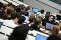 In der Studienplatzbörse der Hochschulrektorenkonferenz finden Interessierte seit dem 1. August noch verfügbare Studiengängen mit und ohne Zulassungsbeschränkung.