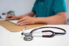 Ist die Arbeitsunfähigkeit unglaubwürdig, kann der Arbeitgeber die Lohnfortzahlung verweigern.