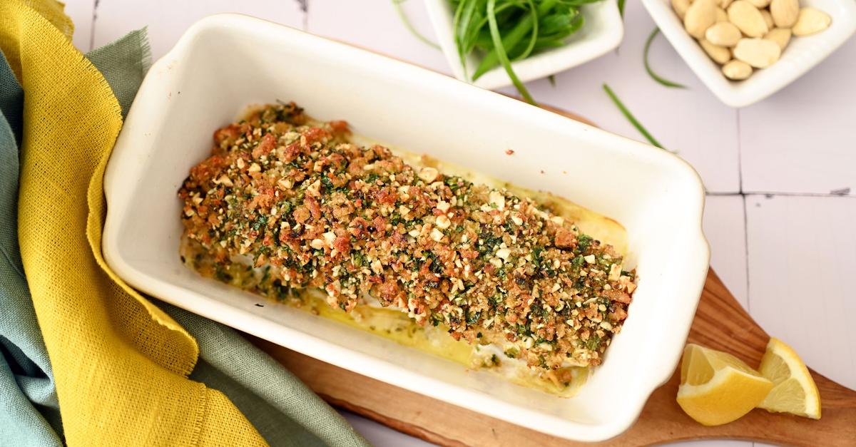 Frühlingswürzig: Fischfilet mit Bärlauch-Mandel-Kruste