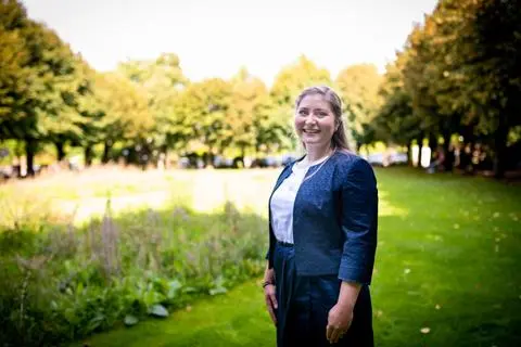 Expertin im Weinberg: Die Bergsträßer Weinkönigin Stefanie Kippenhan. Archivfoto: Sascha Lotz