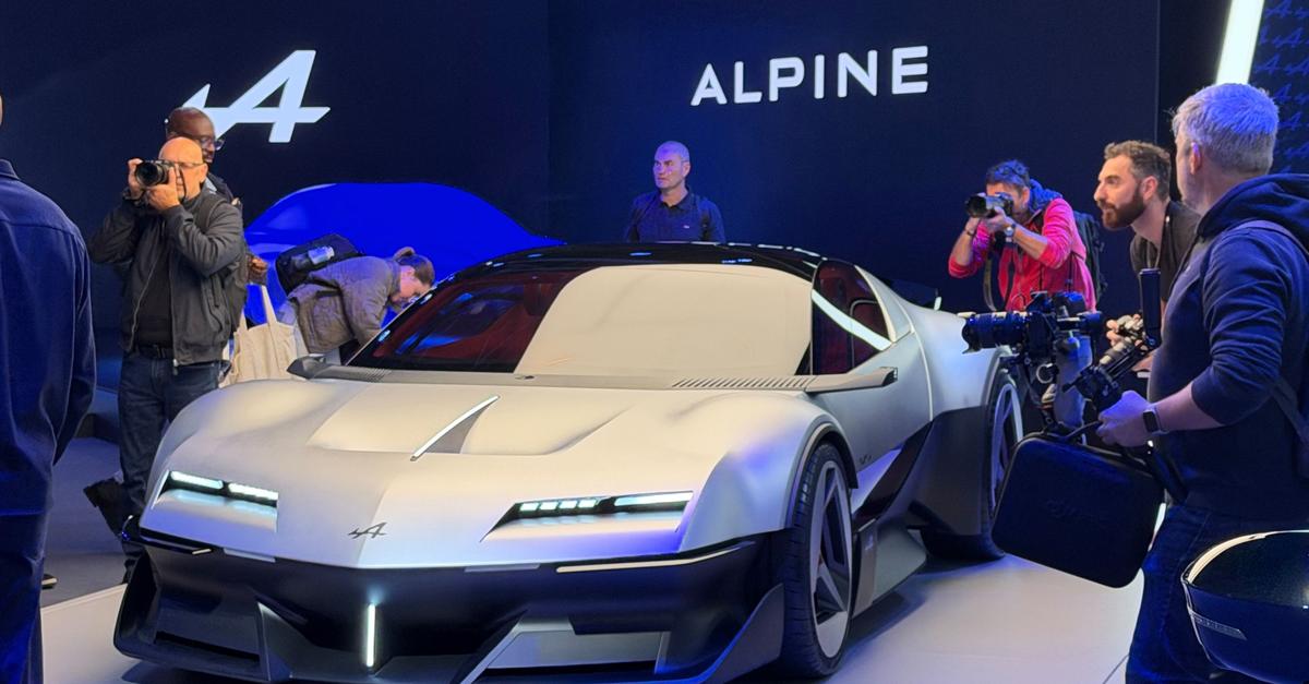 Autosalon: So wagt Paris den Blick zurück nach vorn