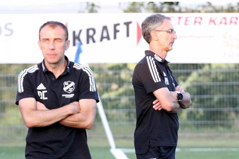 Kraftvolles Trainerduo der SG Weinsheim: Richard Kuss (rechts) und Detlev Christmann. Foto: Mario Luge