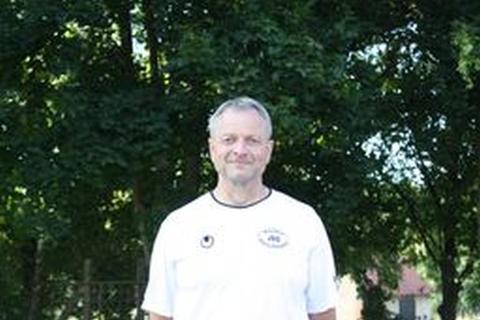 Bernd Dilfer trainiert auch in der kommenden Saison den FSV Rehborn. Archivfoto: FuPa