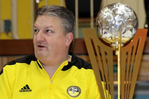 Thomas Dubravsky ist zuversichtlich und sagt: „Auch der Kreispokal wird gespielt.“ Selbst für die Futsalmeisterschaften hat der Kreisvorsitzende schon die Halle geblockt. „Aber bis dahin ist noch viel Zeit.“ Foto: Mario Luge