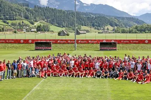 Viele Fans von Mainz 05 sind nach Schladming gereist, um ihre Mannschaft ins Trainingslager zu begleiten. 