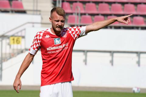 Hat in diesem Sommer um zwei Jahre verlängert: Daniel Brosinski übernimmt beim FSV Mainz 05 weiterhin Verantwortung. Foto: imago