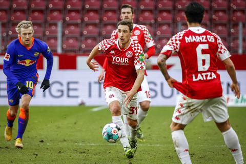 Für Dominik Kohr steht am Wochenende das Duell beim Ex-Klub Bayer Leverkusen und die 05-Fasnachtssitzung auf dem Programm. Foto: Lukas Görlach