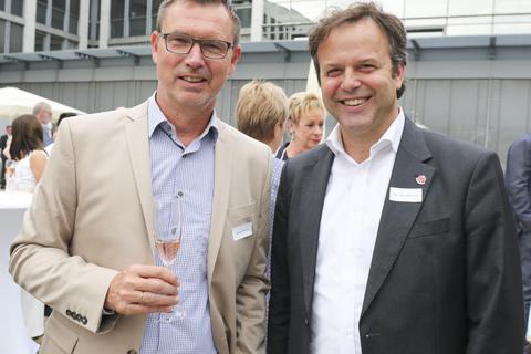 Finanzvorstand Jan Lehmann (r.) mit dem Vorstandsvorsitzenden des FSV Mainz 05, Stefan Hofmann.  Foto: Lukas Görlach
