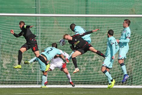 Auch bei den beiden Testspielen im Trainingslager gegen den SC Freiburg verspielte der FSV Mainz 05 eine 2:0-Führung. Foto: rscp