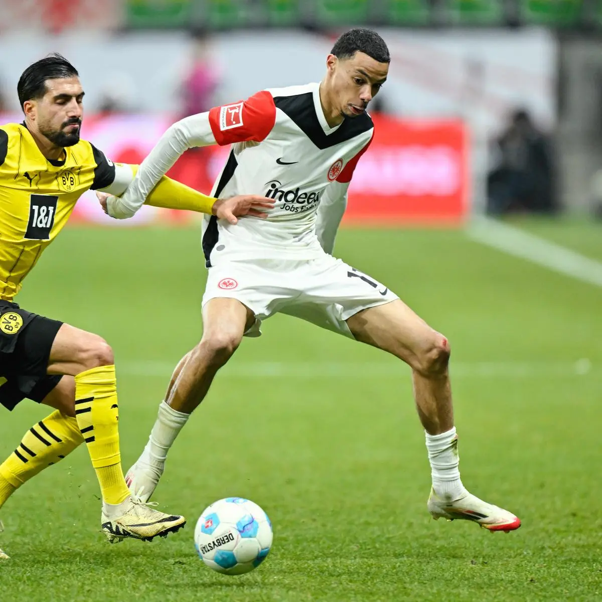 Ist Ekitiké selbst den englischen Top-Clubs zu teuer?
