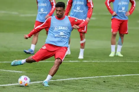 Auch die Nationalspieler trainieren wieder mit bei Mainz 05. Wie Karim Onisiwo.