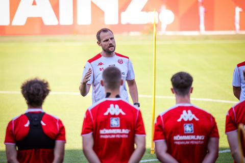 Für Trainer Bo Svensson und den FSV Mainz 05 beginnt nun die heiße Phase der Saisonvorbereitung. Archivfoto: Lukas Görlach