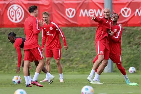 Sie haben Spaß beim Training: Die Fußballer von Mainz 05 bei der ersten Trainingseinheit in Schladming. 