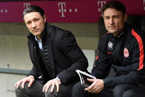 Haben als Profis einst in Leverkusen gespielt: Niko Kovac (links) und sein Bruder Robert Kovac. Nun soll Bayer angeblich das Frankfurter Trainerduo für den Posten an der Seitenlinie locken. Doch Niko Kovac winkt ab.Foto: dpa  Foto: dpa