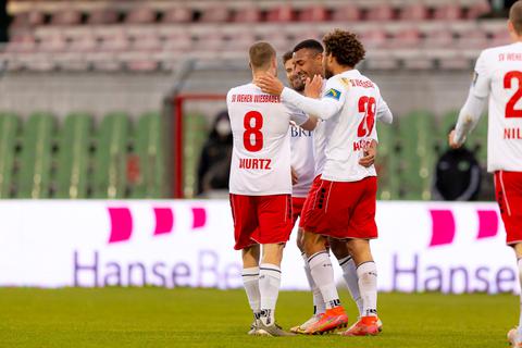 Der SVWW triumphierte gegen Lübeck. Der VfB rutscht damit weiter in Richtung Abstieg.  Foto: Felix König