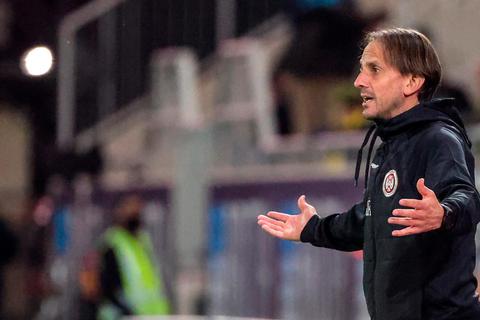 Die Niederlage bei Türkgücü München "wird uns nicht umwerfen", sagt SVWW-Trainer Rüdiger Rehm, der sein Team gegen den SV Meppen umbauen muss. Archivfoto: René Vigneron 