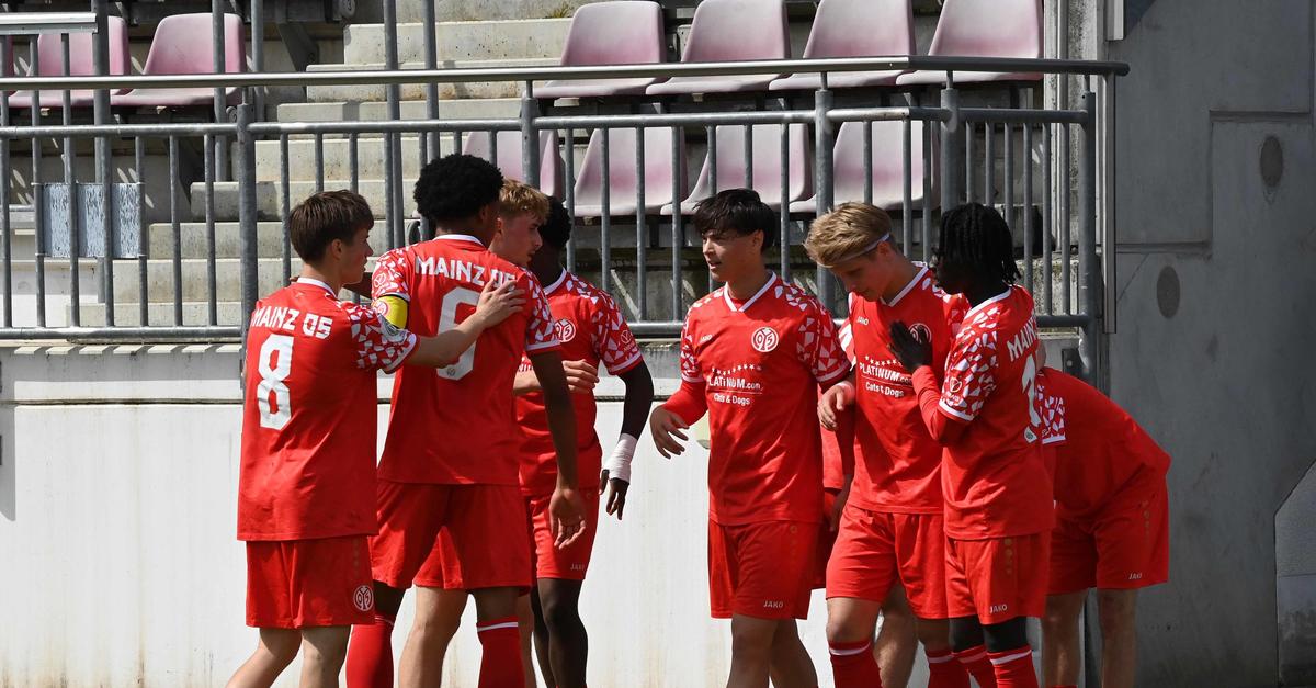 Zwillingsbrüder lassen Mainz 05 weiter vom U19-Titel träumen