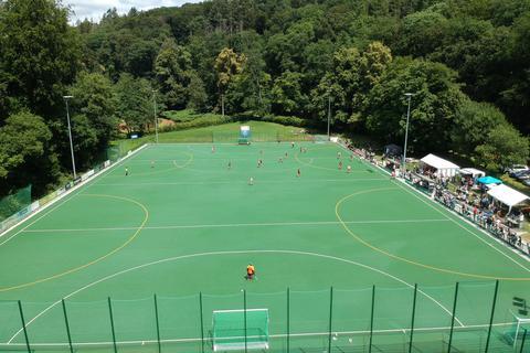 Auch die hessischen Hockeyvereine – hier die Anlage des Wiesbadener THC – können nach den Corona-Lockerungen ab dem 1. August wieder spielen. Archivfoto: WTHC