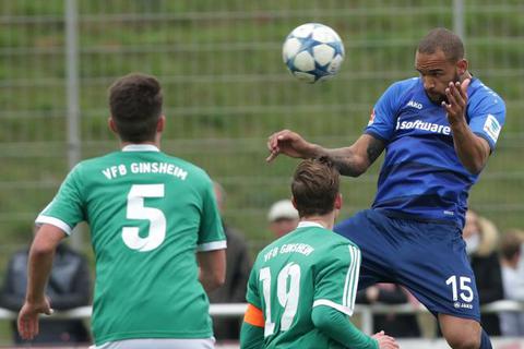 Terrence Boyd (rechts) beim Spiel gegen den VfB Ginsheim: Auch bei seinem früheren Verein RB Leipzig hat er großes Vertrauen genossen. Foto: Vollformat/Volker Dziemballa 
