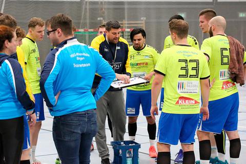 Für HSG-Trainer Markus Herberg und seine Jungs geht es weiter. Die Handball-Oberliga setzt die Saison fort.  Foto: Edgar Daudistel 