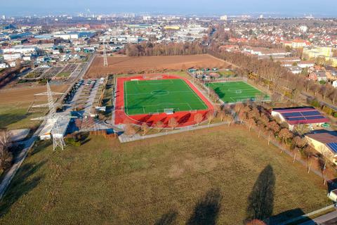 Die Bezirkssportanlage in Hechtsheim wird um ein Kunstrasen-Spielfeld erweitert.  Archivfoto: Harald Kaster 