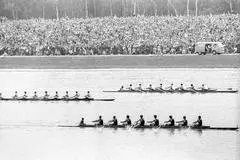 Das Finale 1972 wird für den deutschen Achter (links) zum Fiasko. Der Abstand zu Sieger Neuseeland (unten) beträgt im Ziel mehr als sechs Sekunden.