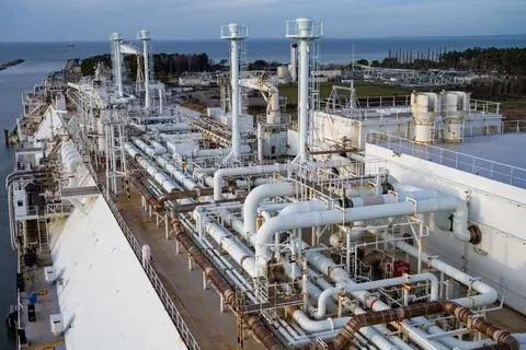 Das schwimmende LNG-Terminal „Neptune“ im vorpommerschen Lubmin.